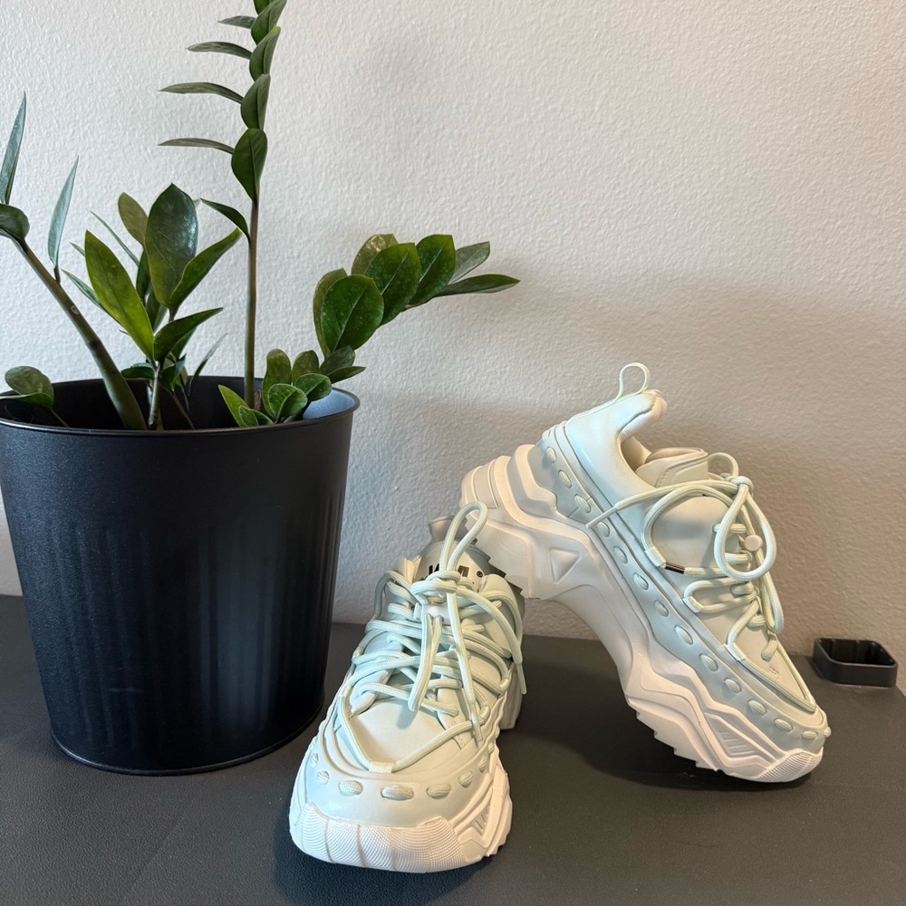 VWL Stylish Women's Sneakers in mint color
